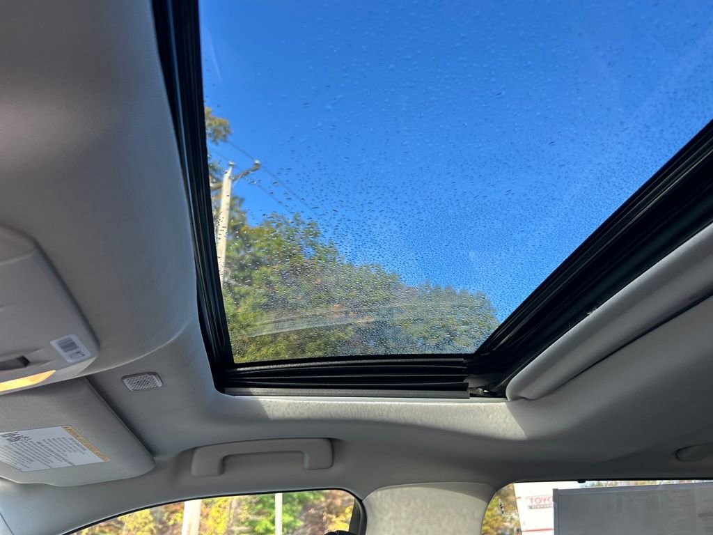 New 2025 Toyota Highlander XLE image 15