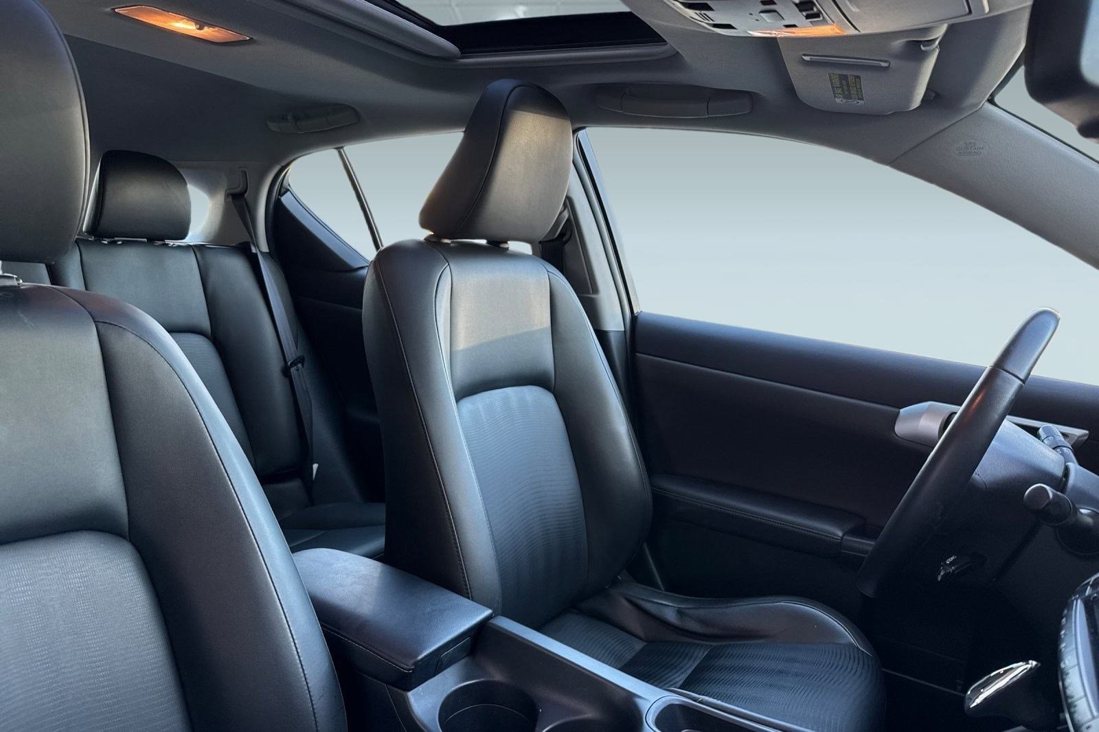 Used 2012 Lexus CT 200h image 29