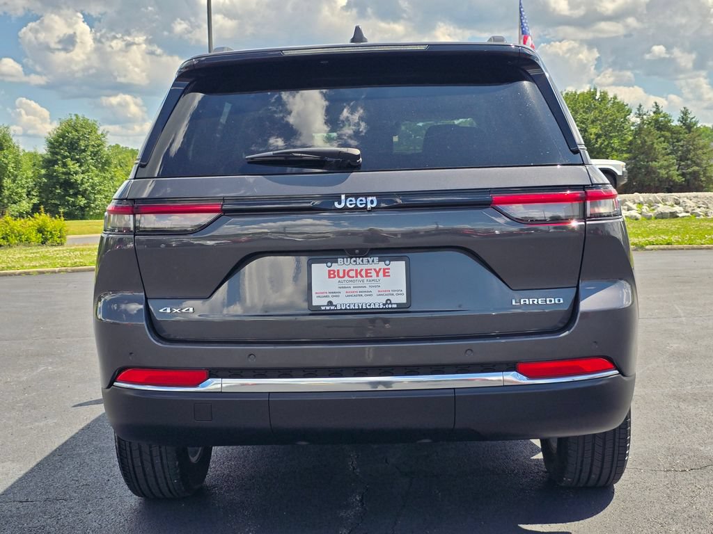 Used 2024 Jeep Grand Cherokee Laredo X AWD/4WD image 7
