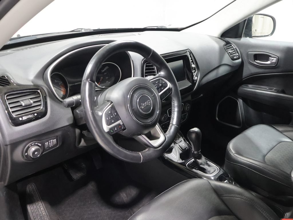 Used 2019 Jeep Compass Latitude AWD/4WD image 16