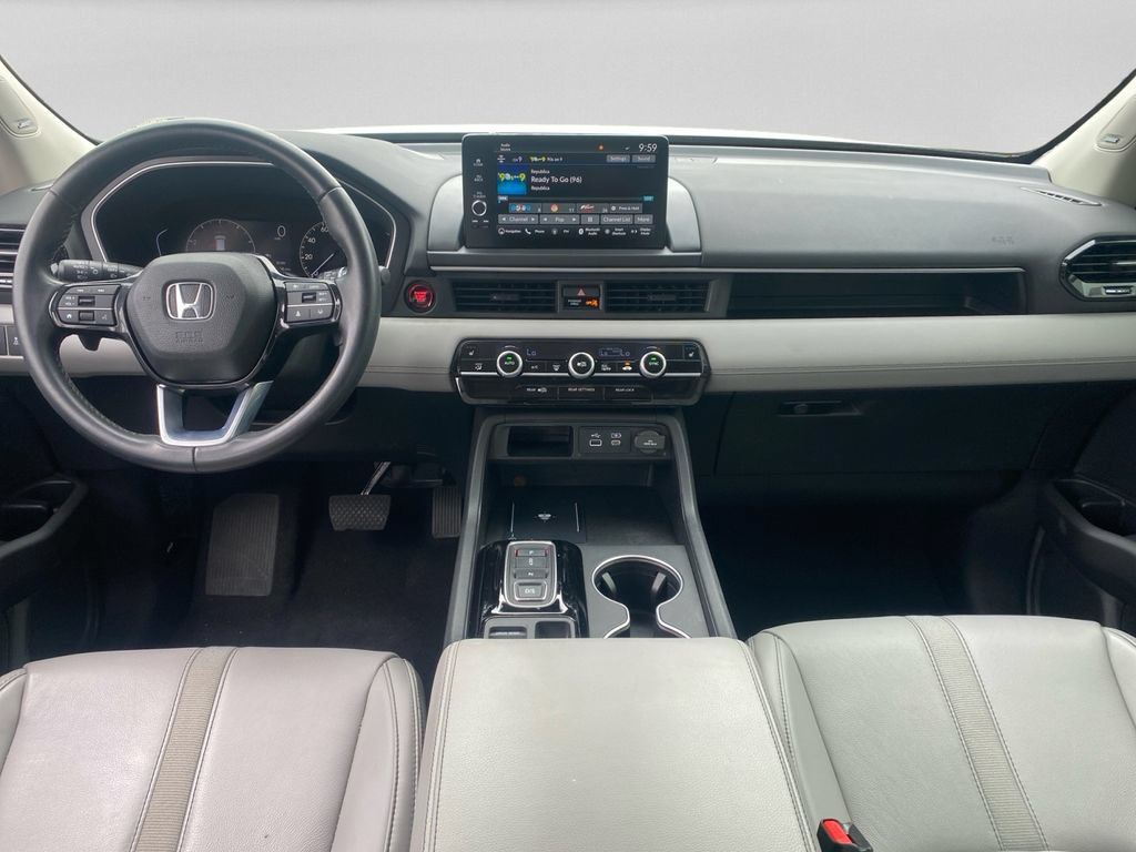 Used 2025 Honda Pilot Touring image 21