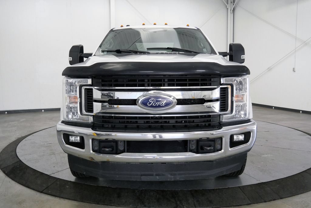 Used 2019 Ford F350 XLT w/ XLT Value Package AWD/4WD image 2