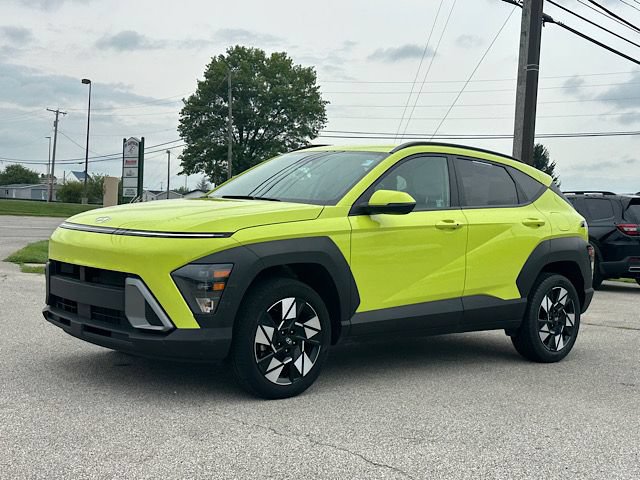 Used 2024 Hyundai Kona SEL AWD/4WD image 2