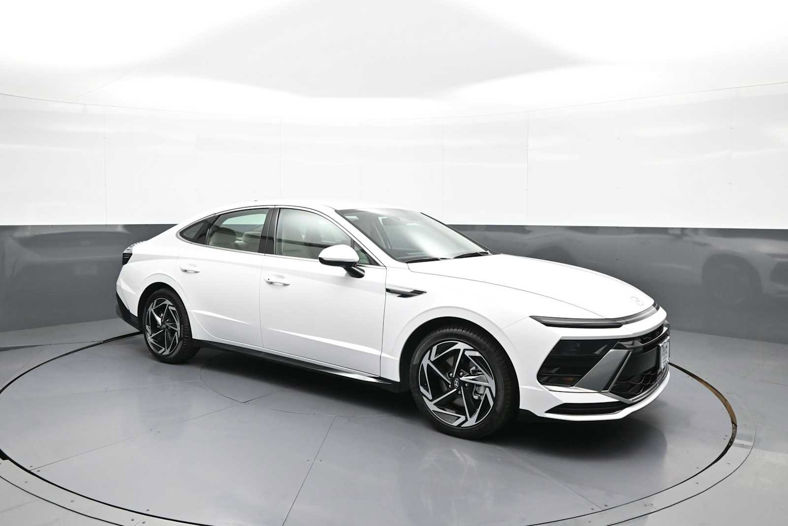 New 2026 Hyundai Sonata SEL FWD image 4
