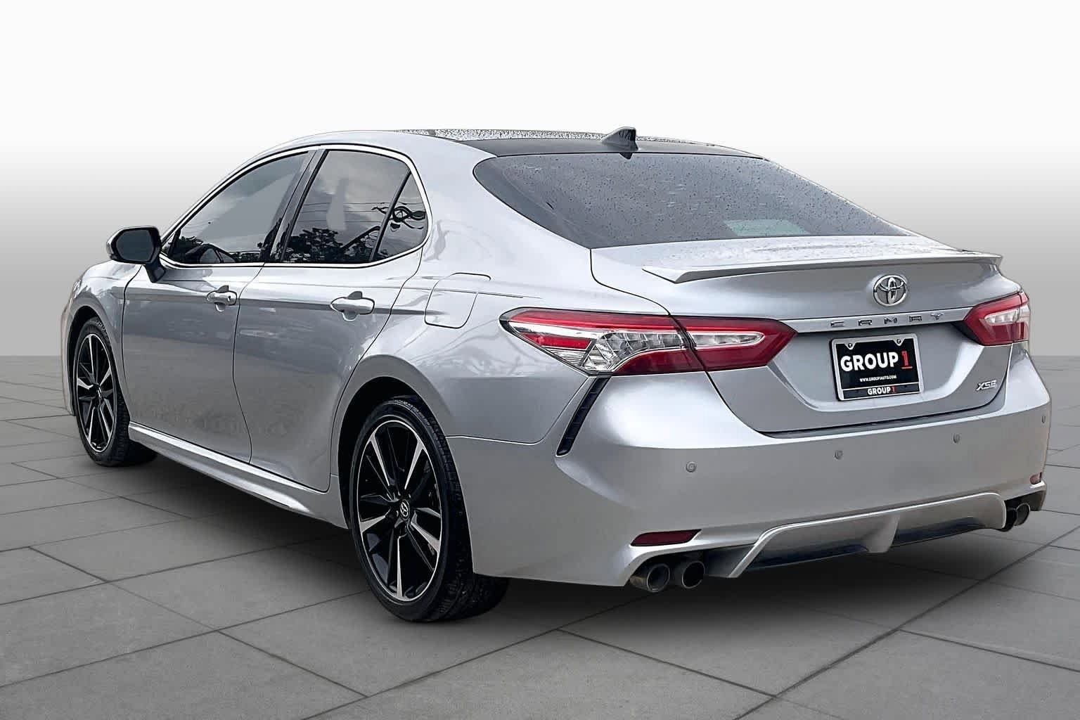 Used 2020 Toyota Camry XSE FWD image 11