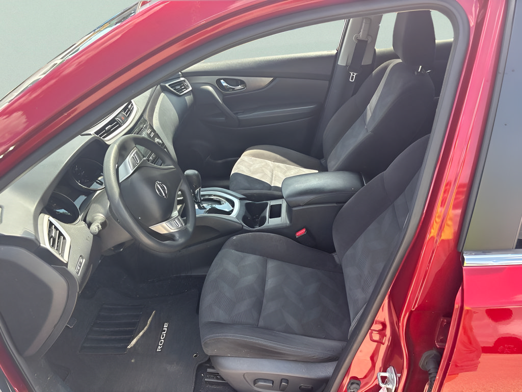 Used 2015 Nissan Rogue SV FWD image 9