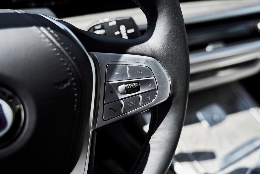 Used 2023 BMW ALPINA XB7 image 71