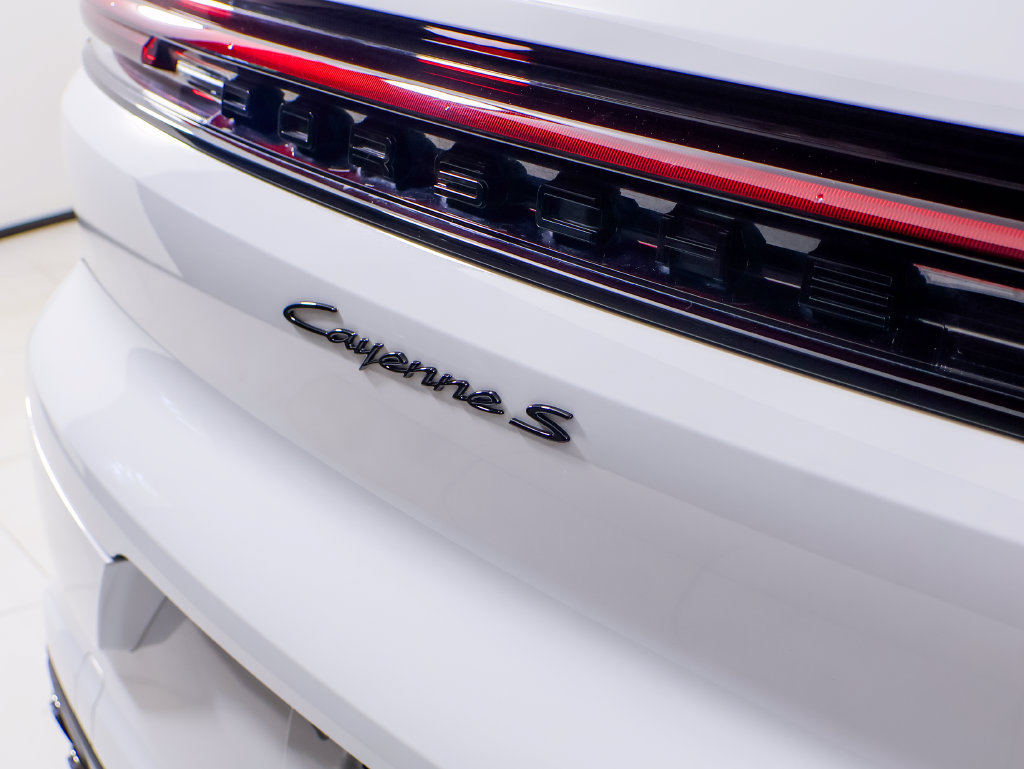 Certified 2026 Porsche Cayenne S w/ Premium Package Plus AWD/4WD image 36