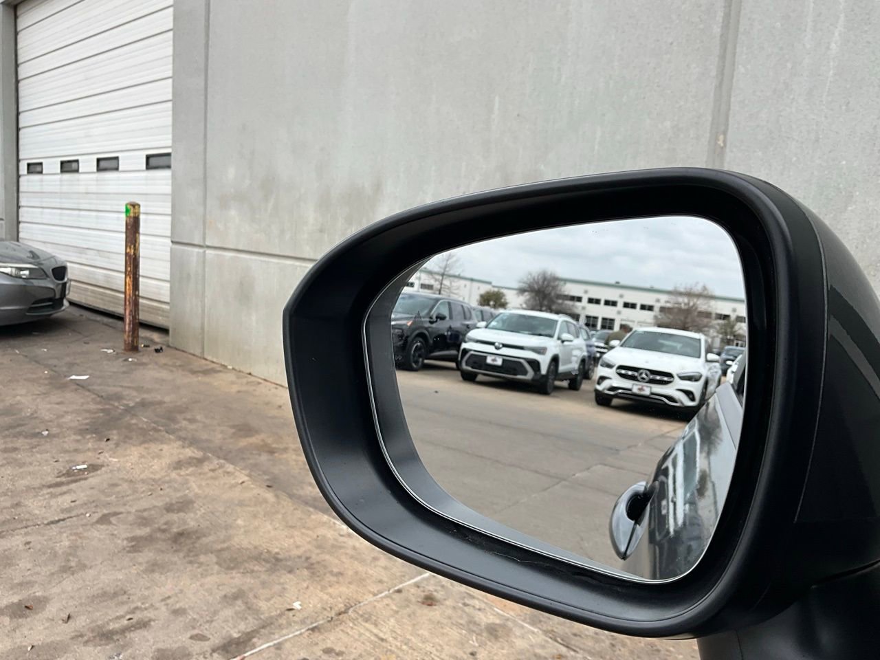 Used 2025 Nissan Rogue SV image 19