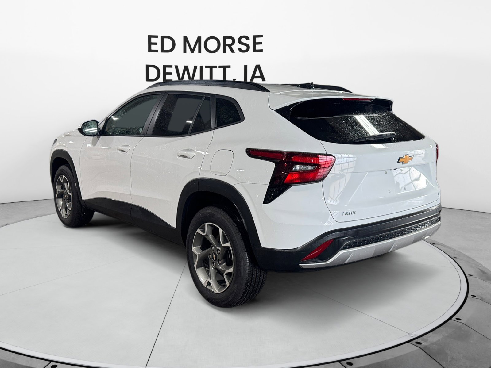 Used 2025 Chevrolet Trax LT w/ LT Convenience Package image 3