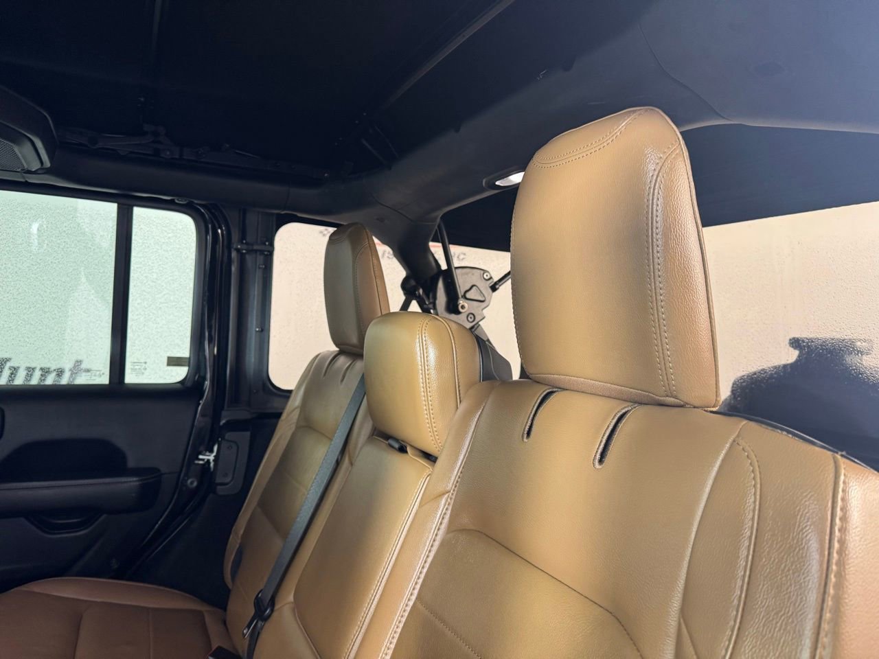 Used 2020 Jeep Wrangler Unlimited Sahara image 23