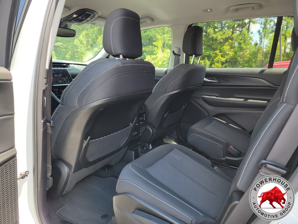 Used 2023 Jeep Grand Cherokee L Laredo AWD/4WD image 15