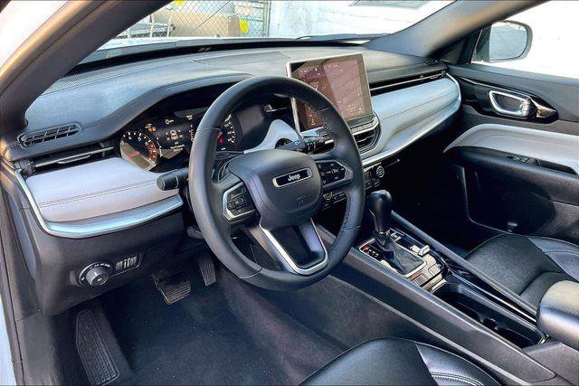 Certified 2025 Jeep Compass Limited image 14