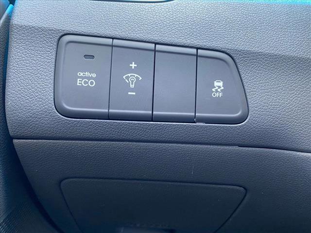 Used 2013 Hyundai Elantra Limited FWD image 16