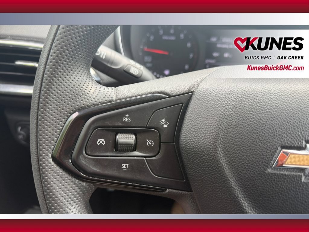 Used 2022 Chevrolet TrailBlazer LT FWD image 17