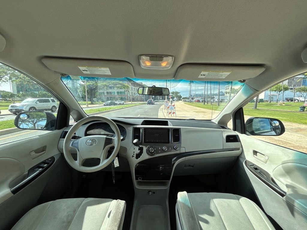 Used 2013 Toyota Sienna L FWD image 14
