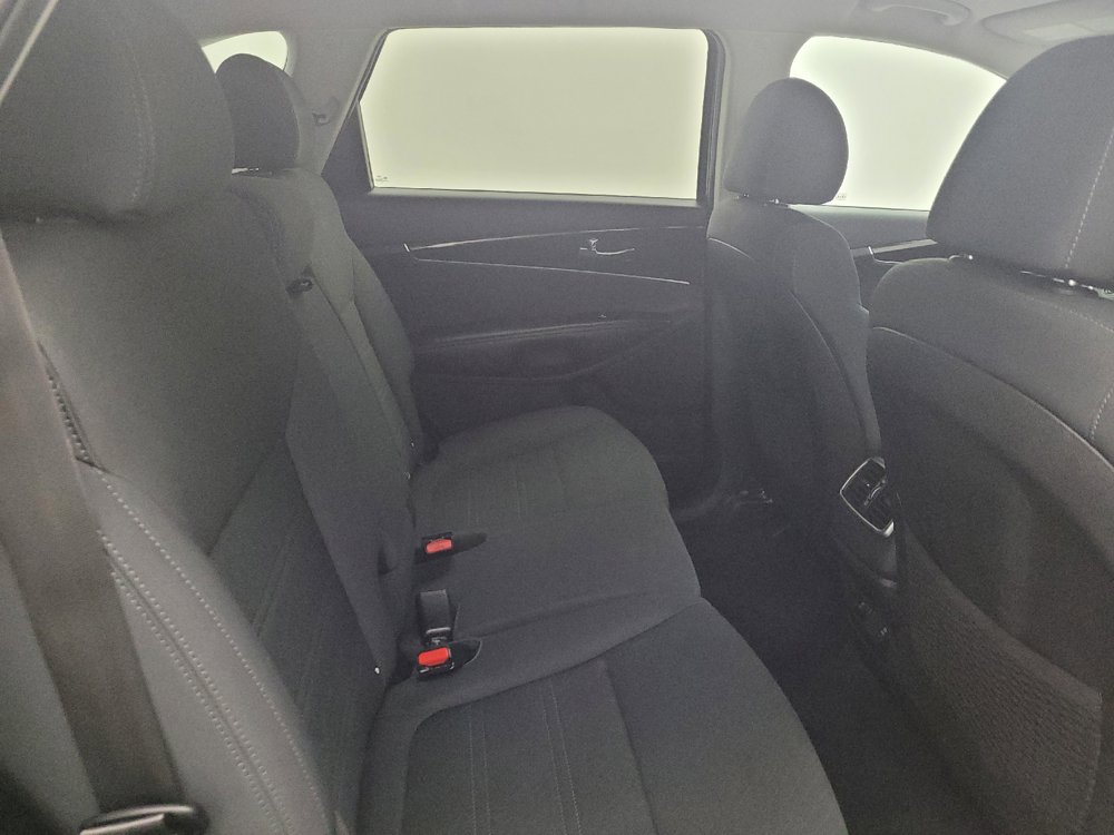 Used 2020 Kia Sorento LX AWD/4WD image 19