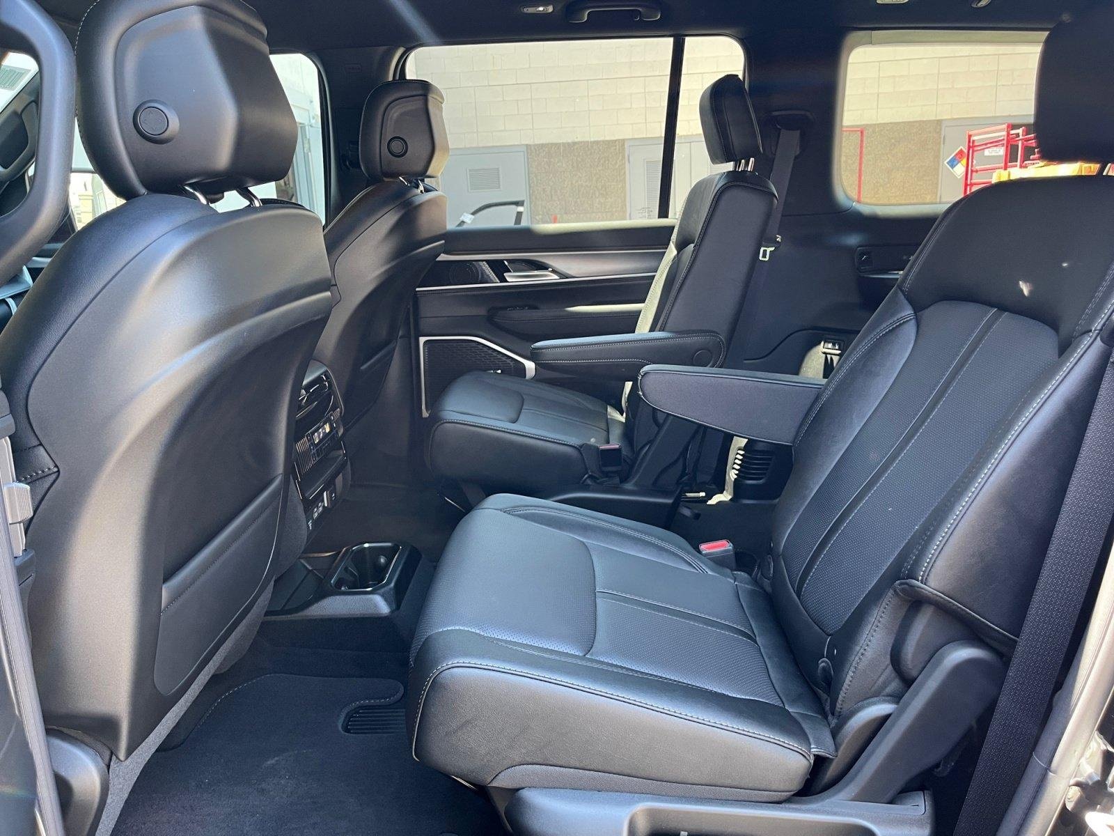 New 2026 Jeep Grand Wagoneer L Limited AWD/4WD image 25