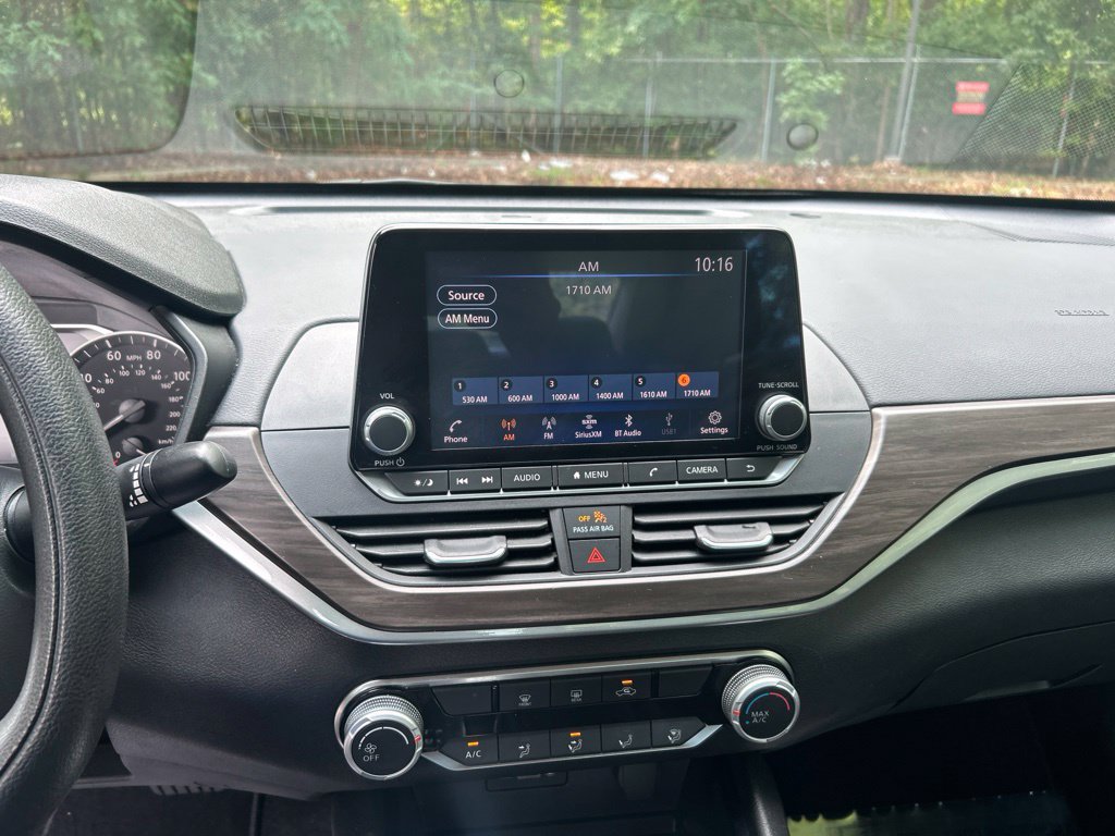 Used 2024 Nissan Altima 2.5 SV FWD image 18