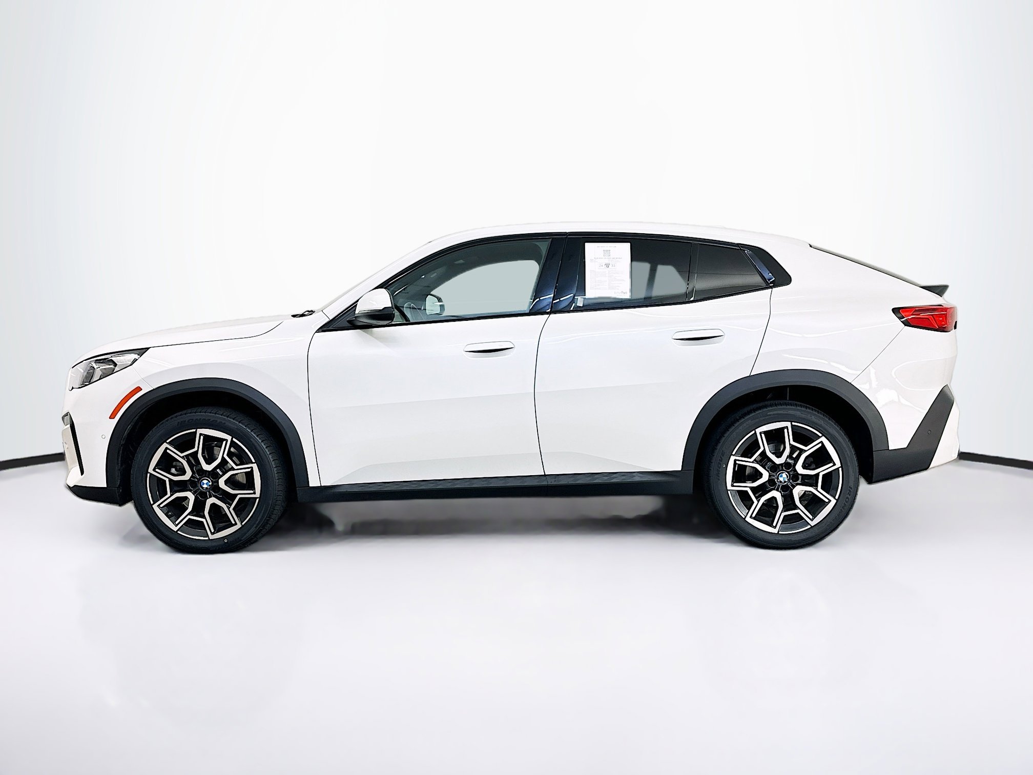 Used 2025 BMW X2 xDrive28i image 4