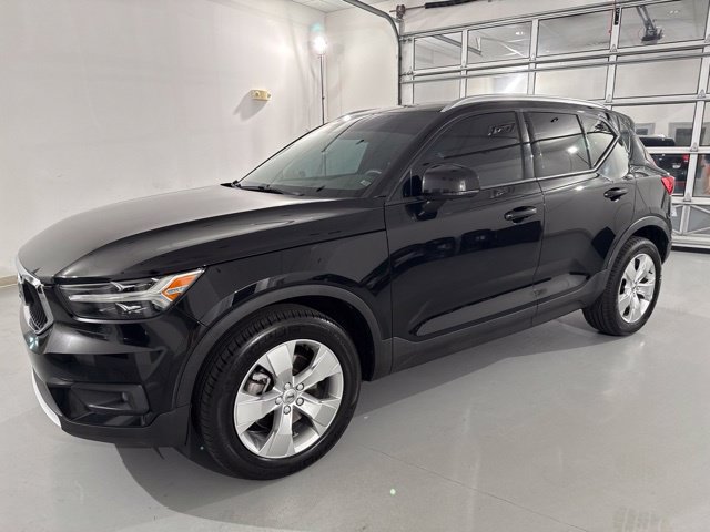 Used 2022 Volvo XC40 T5 Momentum AWD/4WD image 4