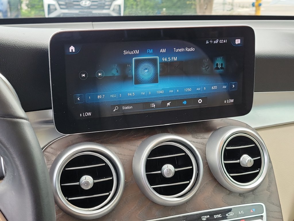 Used 2021 Mercedes-Benz GLC 300 image 23
