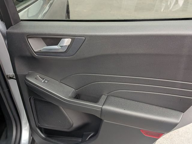 Used 2021 Ford Escape SE image 30