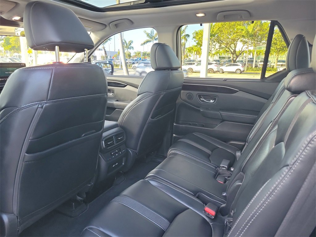 Used 2023 Honda Pilot Touring image 8