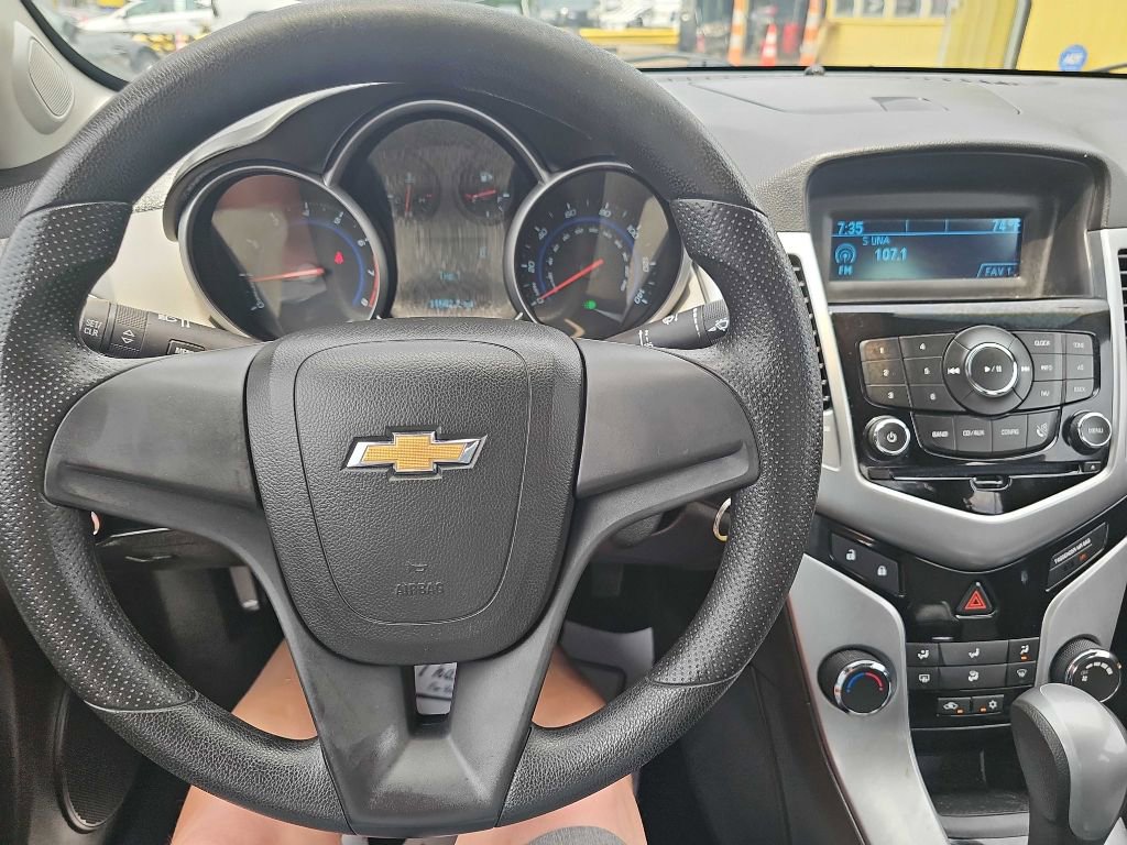 Used 2011 Chevrolet Cruze LS image 35