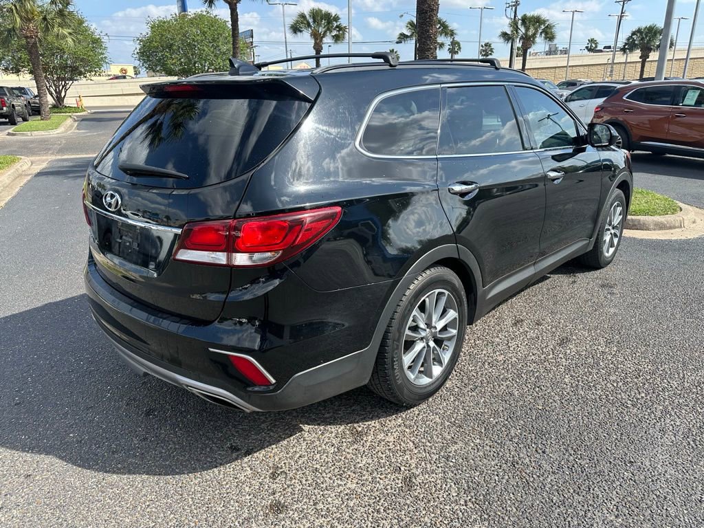 Used 2017 Hyundai Santa Fe SE FWD image 6