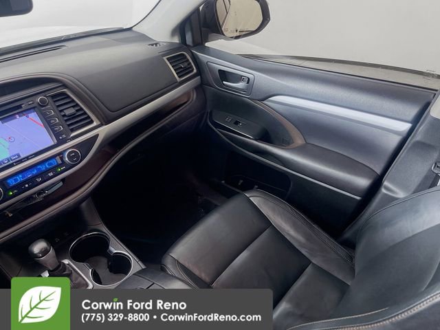 Used 2016 Toyota Highlander XLE image 23