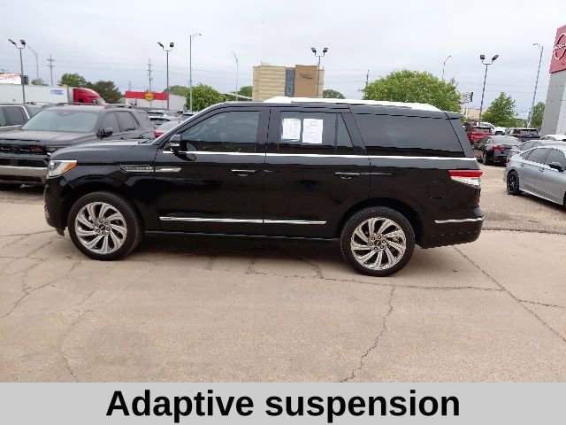 Used 2024 Lincoln Navigator Premiere AWD/4WD image 8