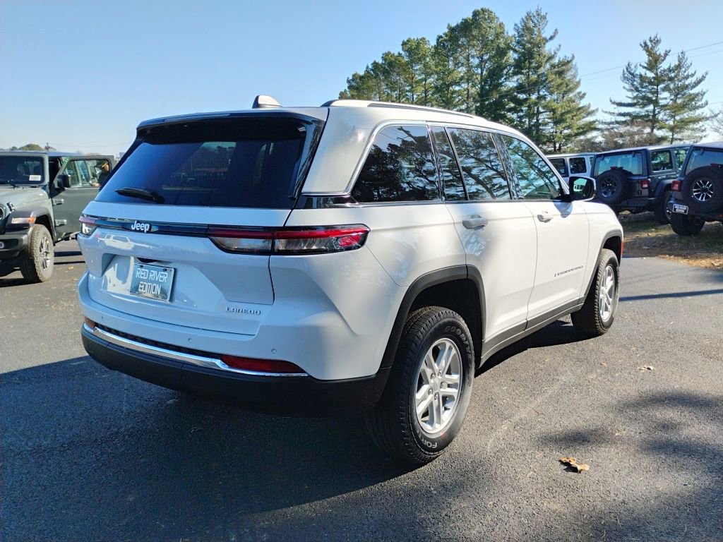 New 2025 Jeep Grand Cherokee Laredo w/ Trailer Tow Package image 5