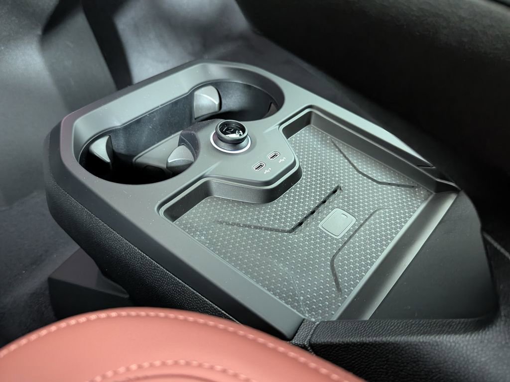 New 2026 BMW iX xDrive45 w/ M Sport Package image 24