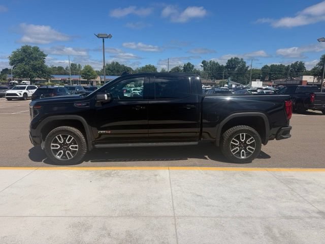 Used 2024 GMC Sierra 1500 AT4 w/ Technology Package AWD/4WD image 11