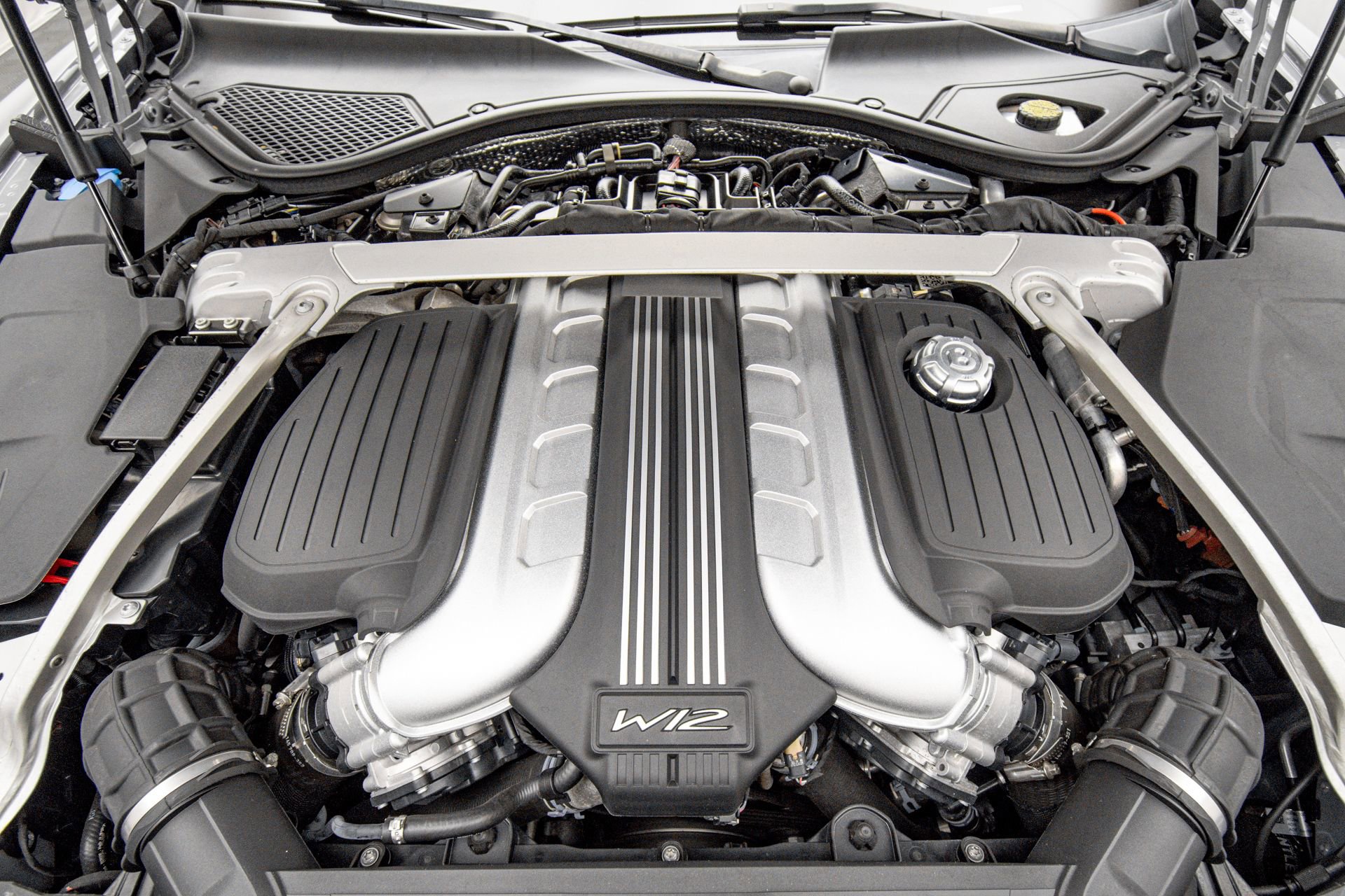 Used 2023 Bentley Flying Spur W12 image 41