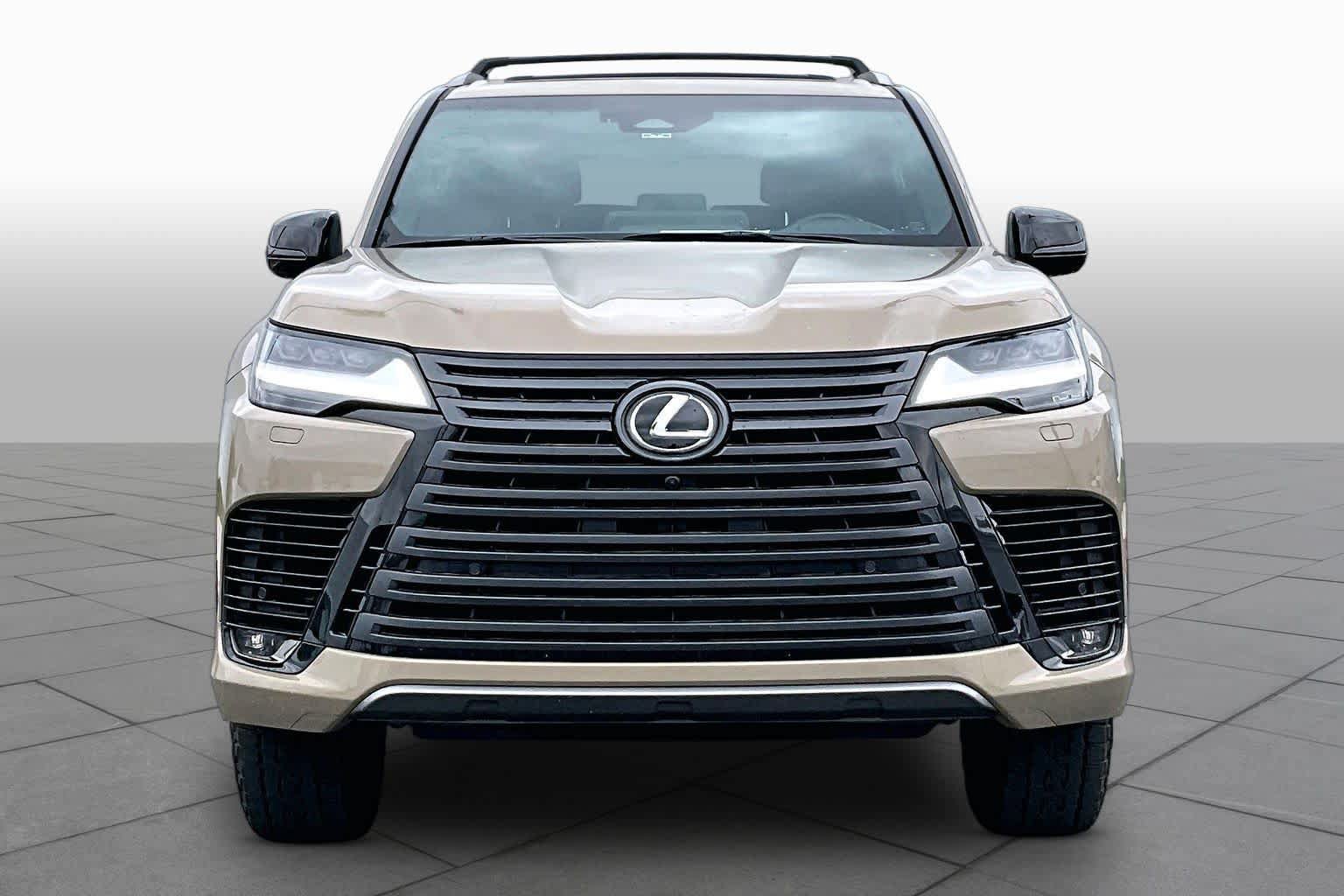 Used 2025 Lexus LX 700h Overtrail AWD/4WD image 4