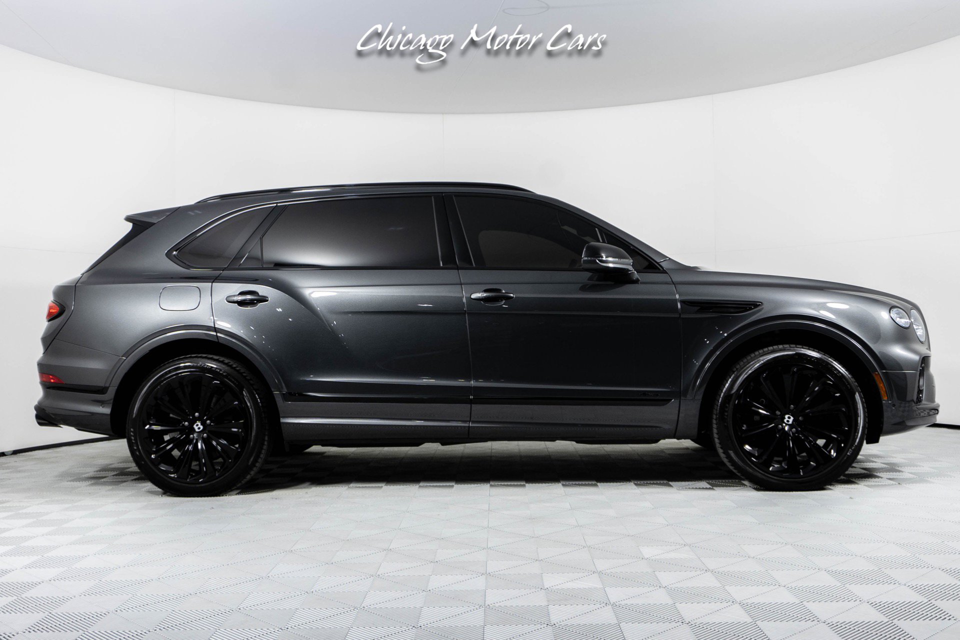 Used 2023 Bentley Bentayga Extended Wheelbase image 5
