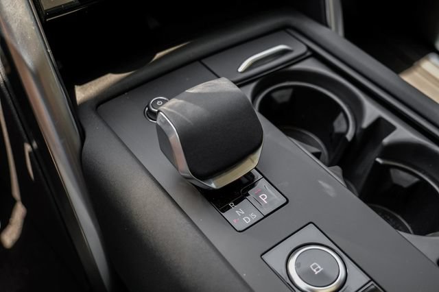 New 2026 Land Rover Discovery Dynamic SE AWD/4WD image 32