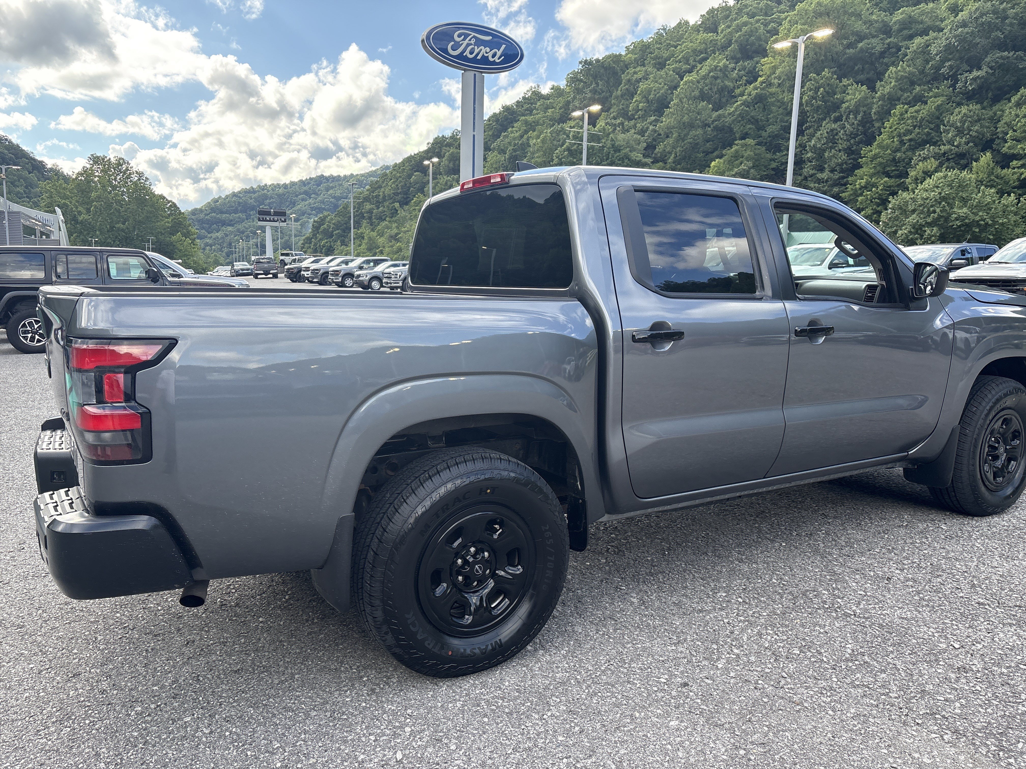 Used 2024 Nissan Frontier S w/ Technology Package AWD/4WD image 4