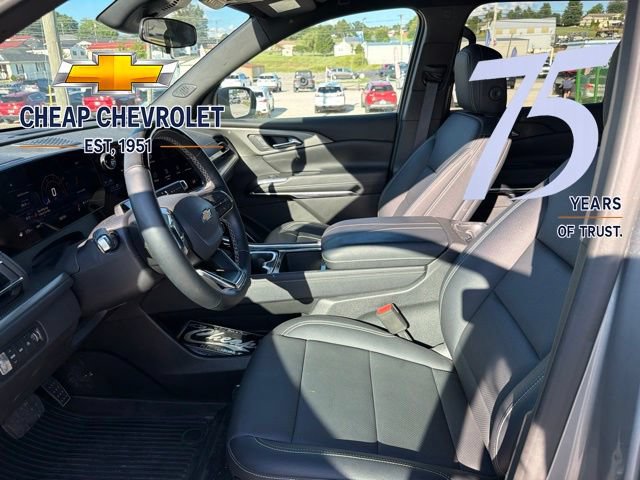Used 2025 Chevrolet Traverse LT w/ Enhanced Driving Package AWD/4WD image 8