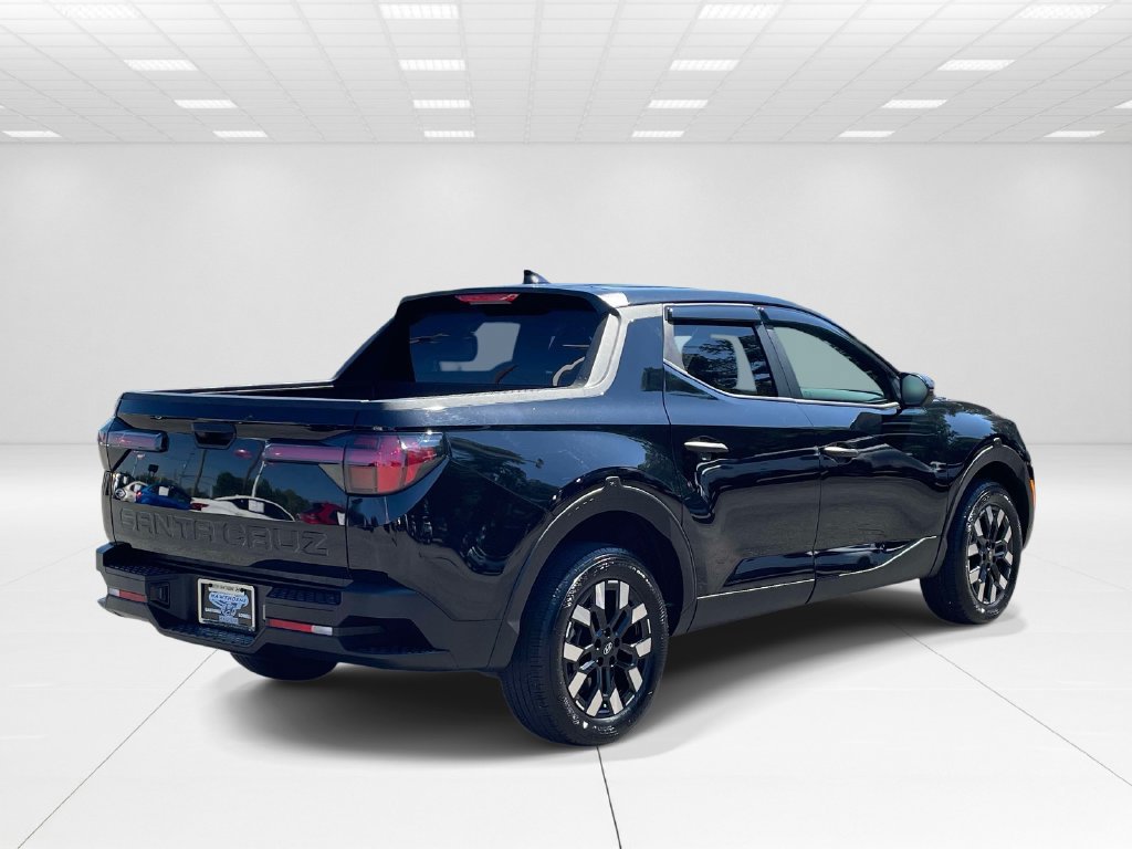 Certified 2025 Hyundai Santa Cruz SE FWD image 6