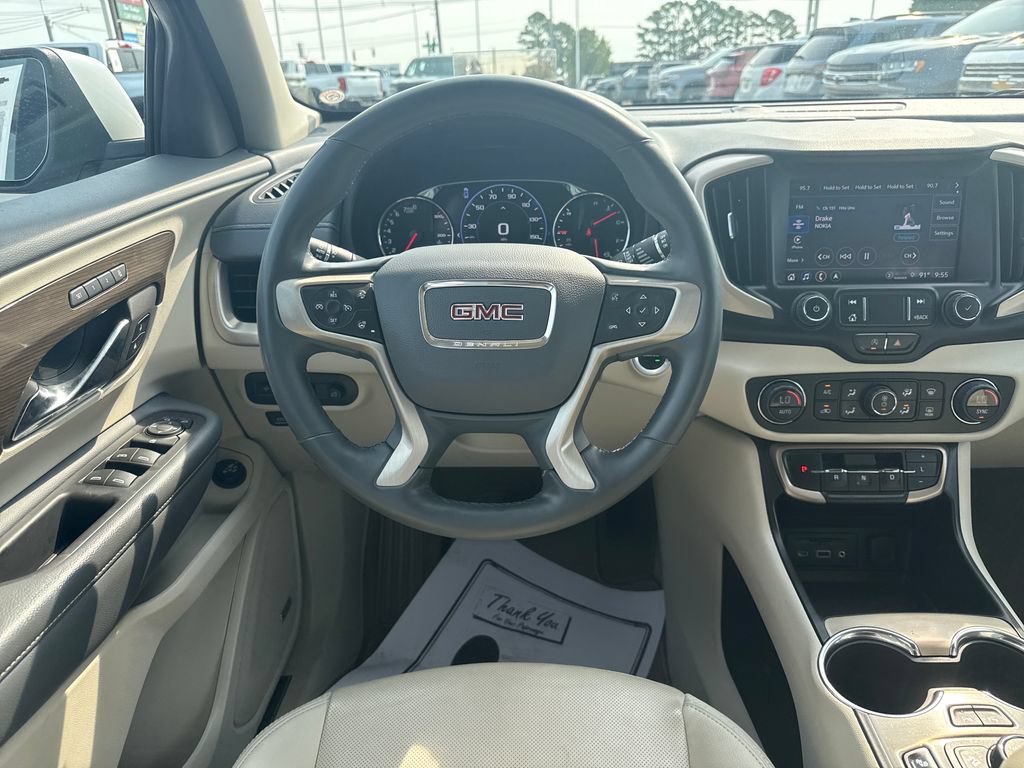 Used 2023 GMC Terrain Denali w/ Denali Premium Package AWD/4WD image 17