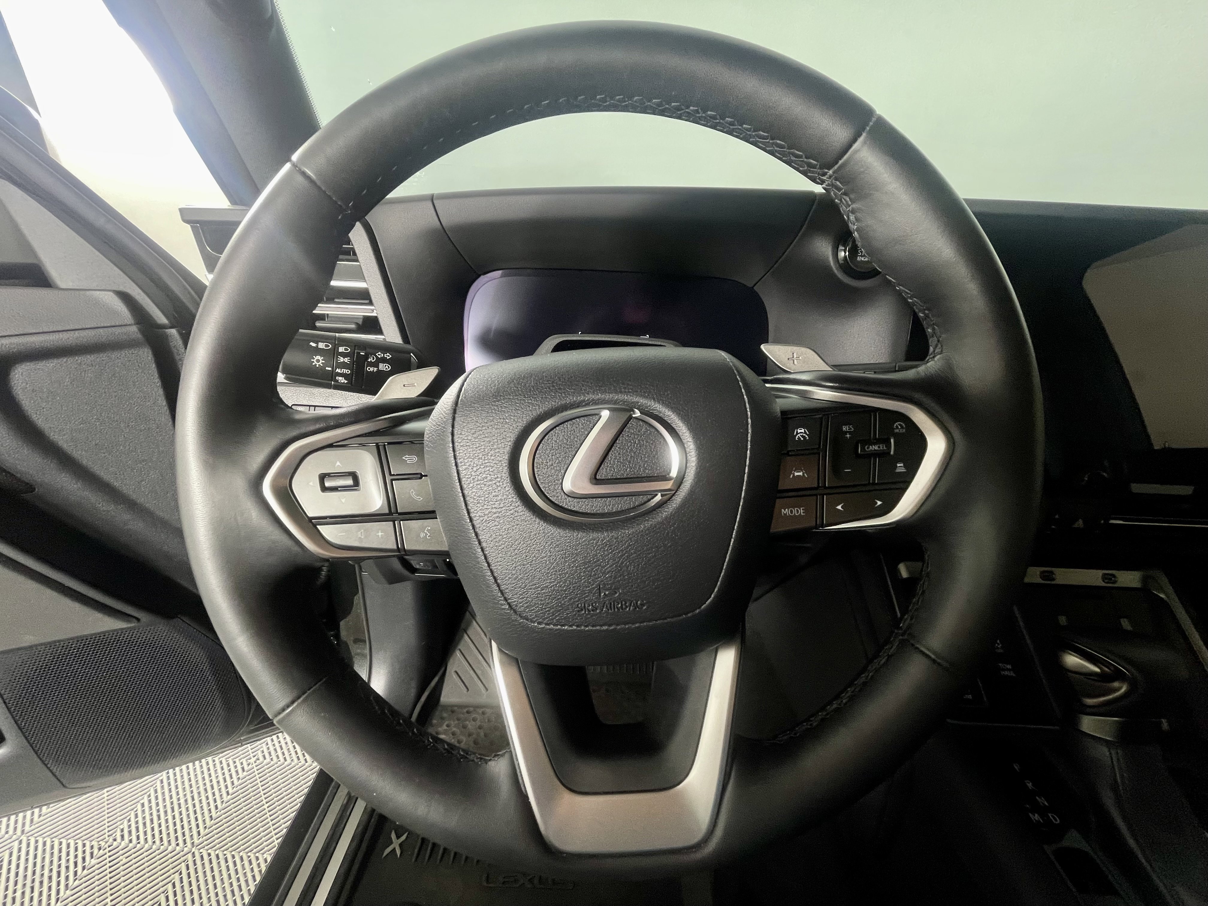 Used 2024 Lexus GX 550 w/ Accessory Package (Z1) image 16