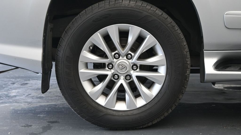Used 2016 Lexus GX 460 w/ Premium Package AWD/4WD image 9