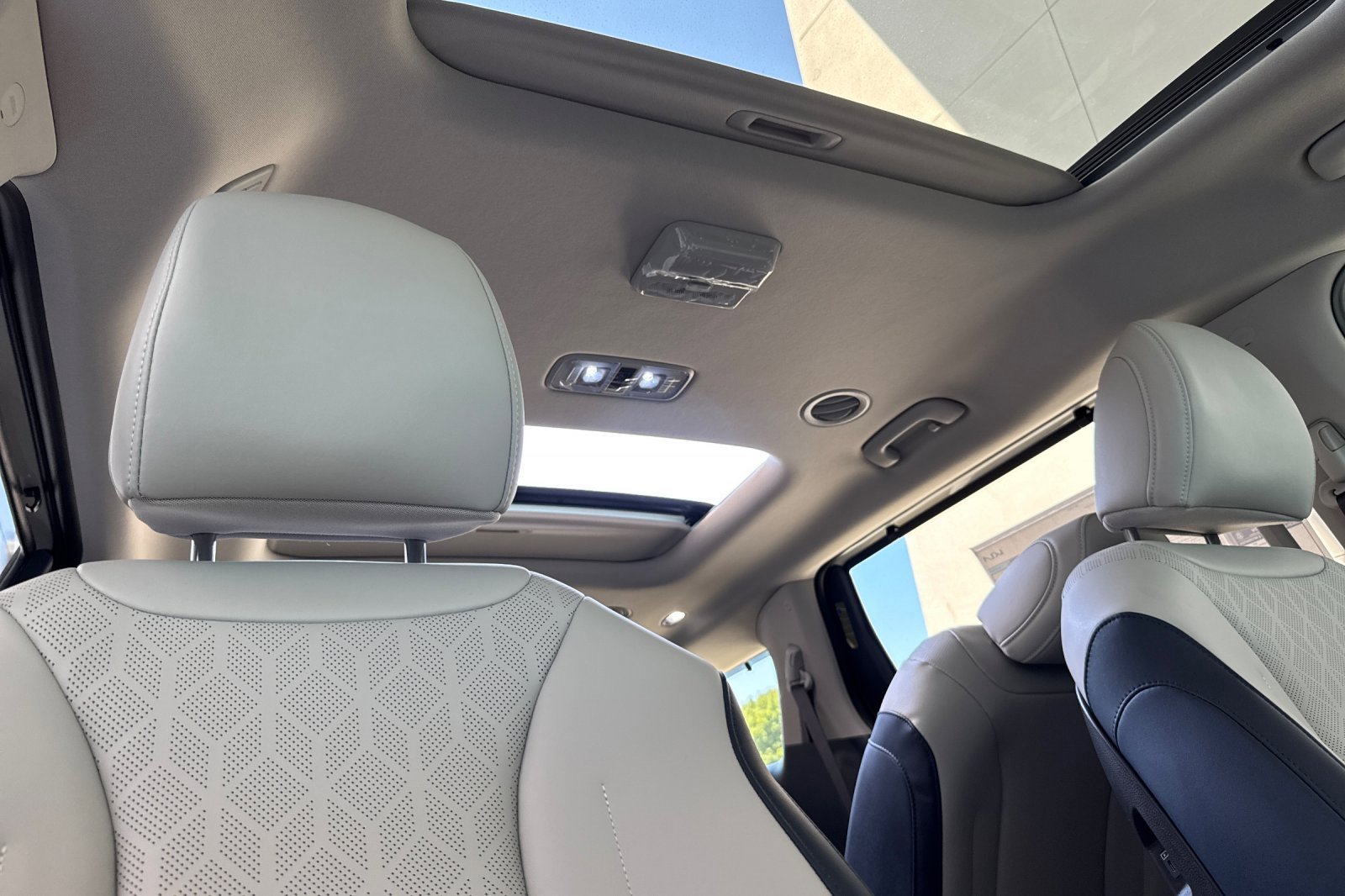 New 2026 Kia Carnival SX w/ SX Dark Edition Package image 14