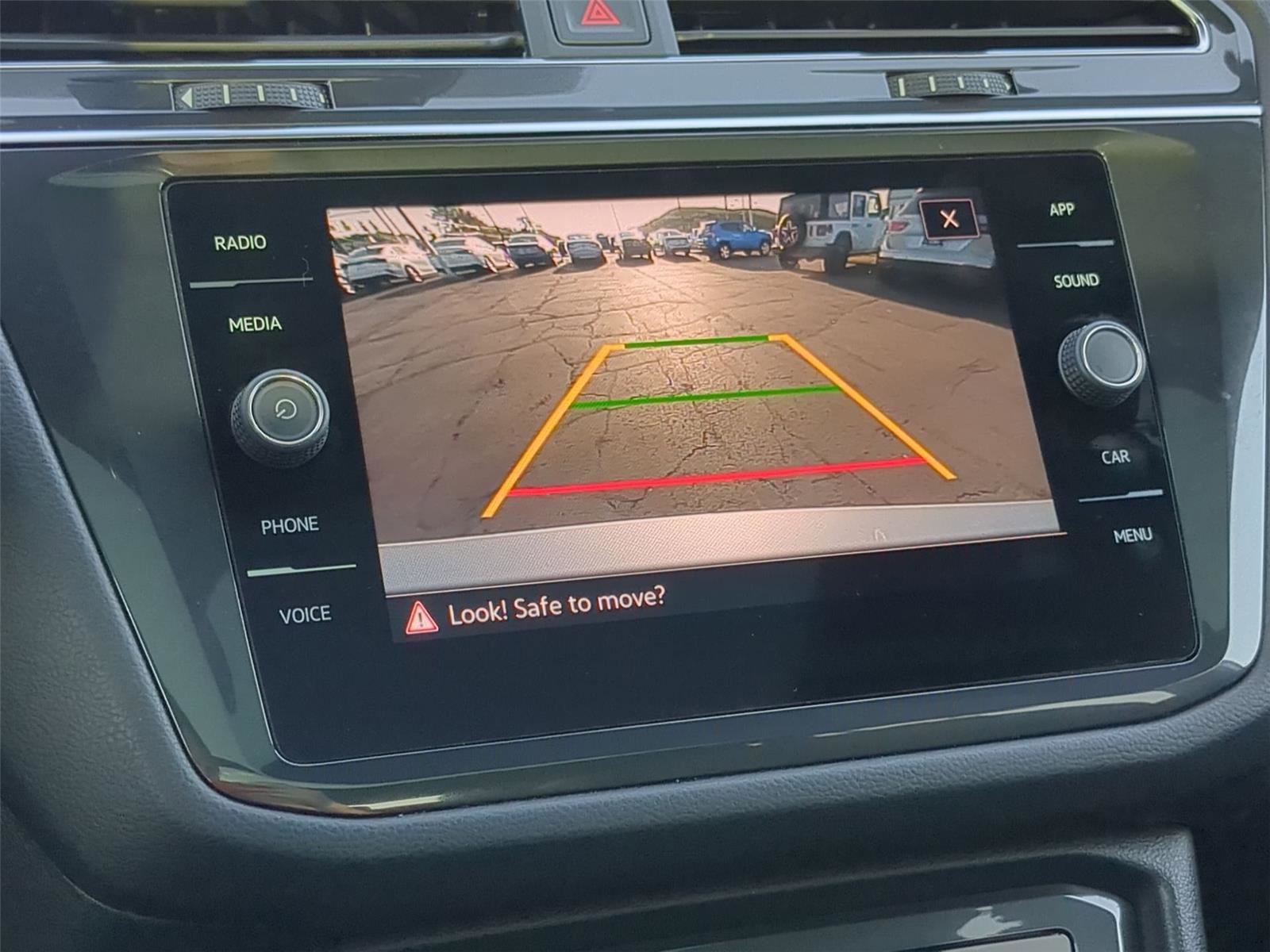 Used 2022 Volkswagen Tiguan SE R-Line image 21