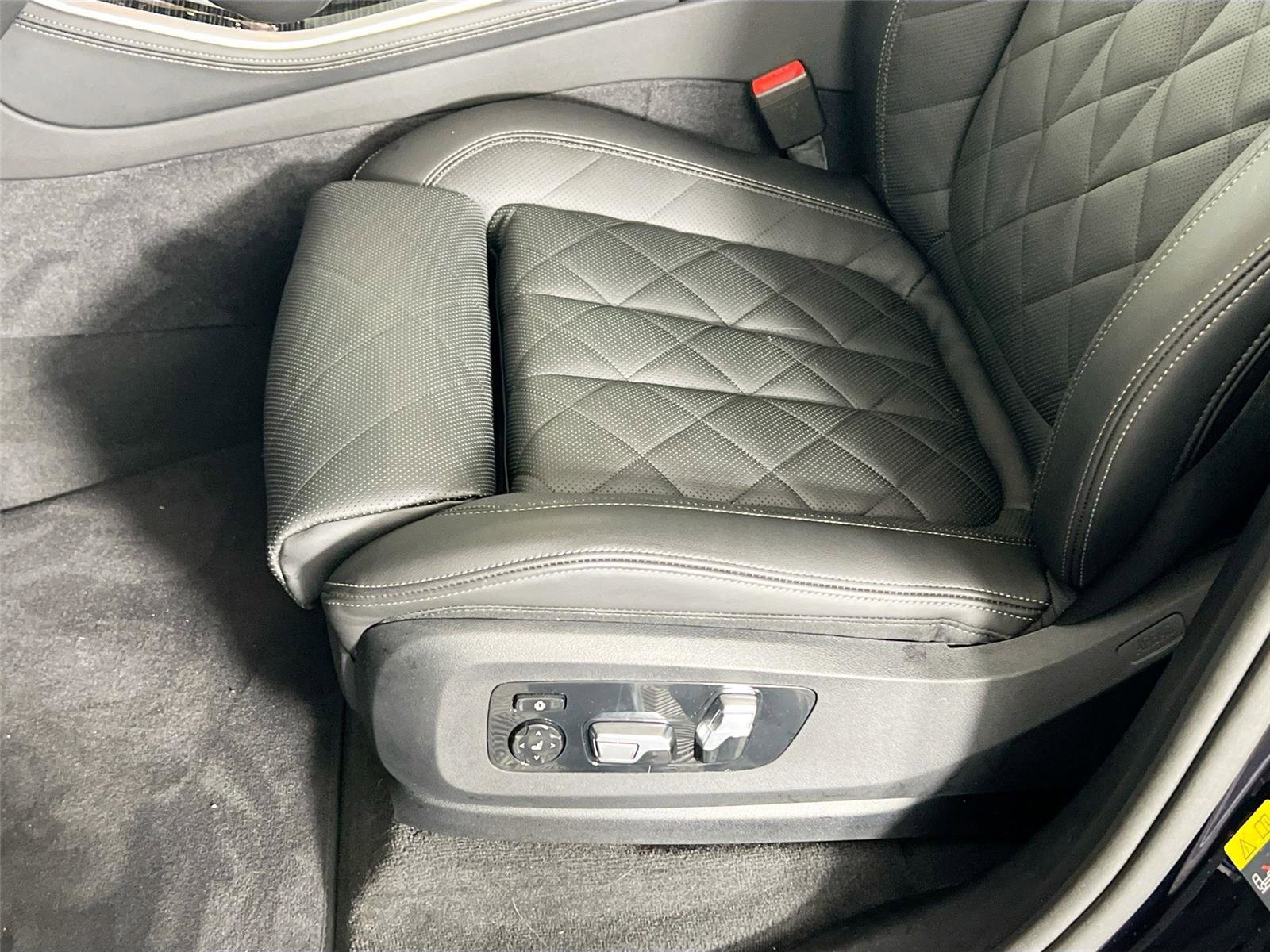 Used 2024 BMW X5 xDrive50e w/ M Sport Package image 20