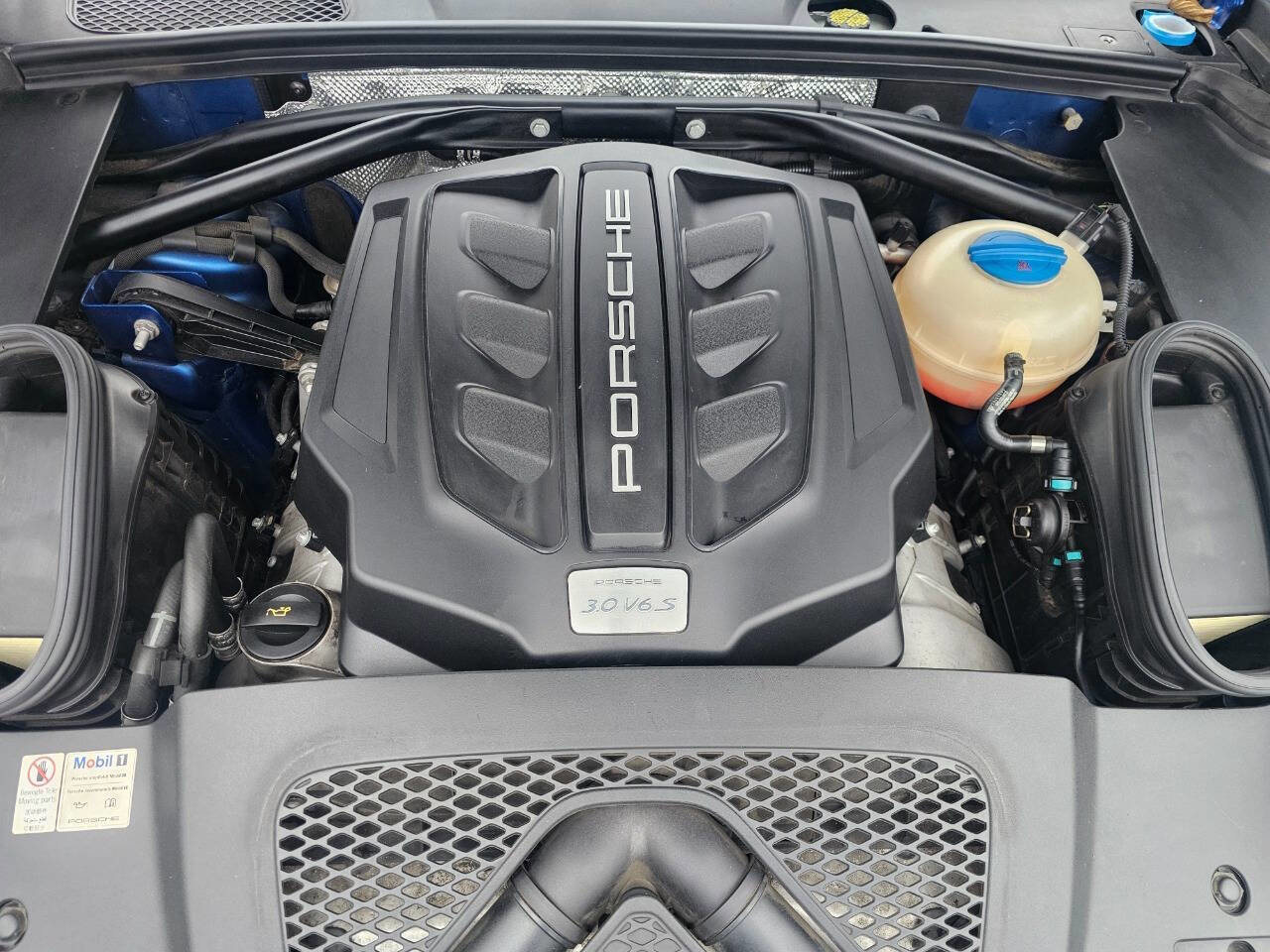 Used 2015 Porsche Macan S image 13