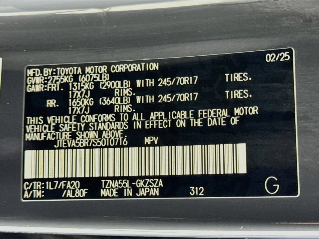 Used 2025 Toyota 4Runner SR5 AWD/4WD image 34